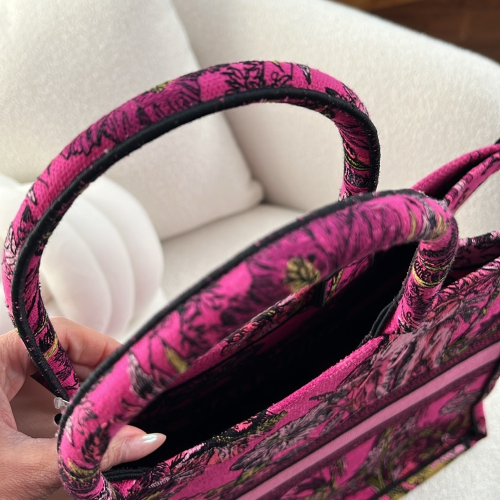 ❌SOLD❌ Christian Dior Large Book Tote Embroidered -Fuschia LIMITED EDITION - Picture 10 of 17
